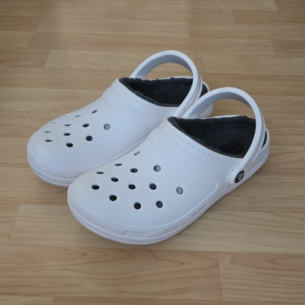 Crocs Unisex White Clogs Classic Slip On Comfort Fleece Lined M 7 W 9